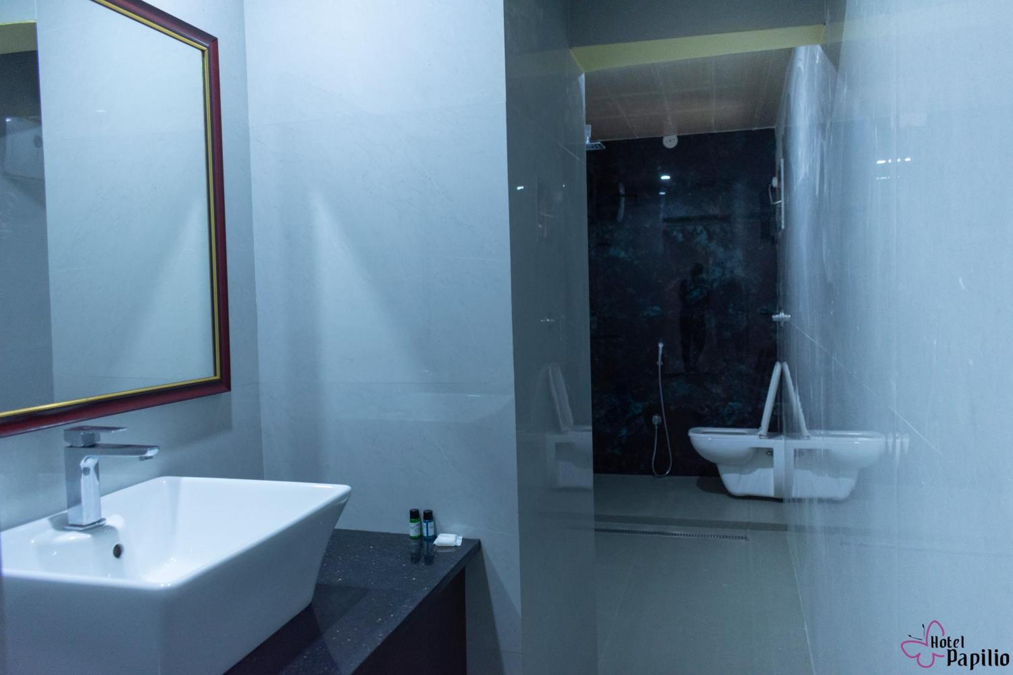 Hotel Papilio Māldah Zewnętrze zdjęcie