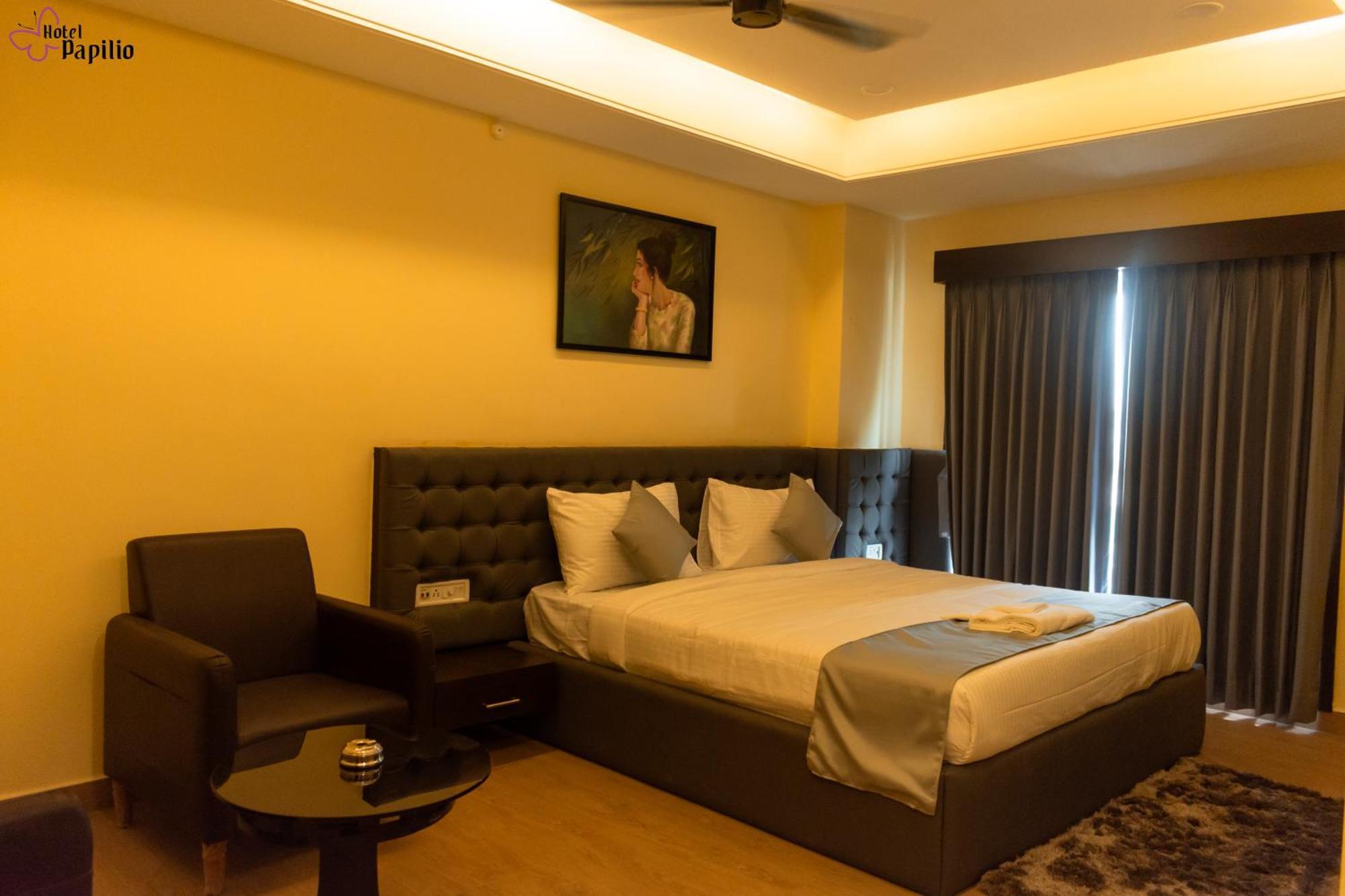 Hotel Papilio Māldah Zewnętrze zdjęcie