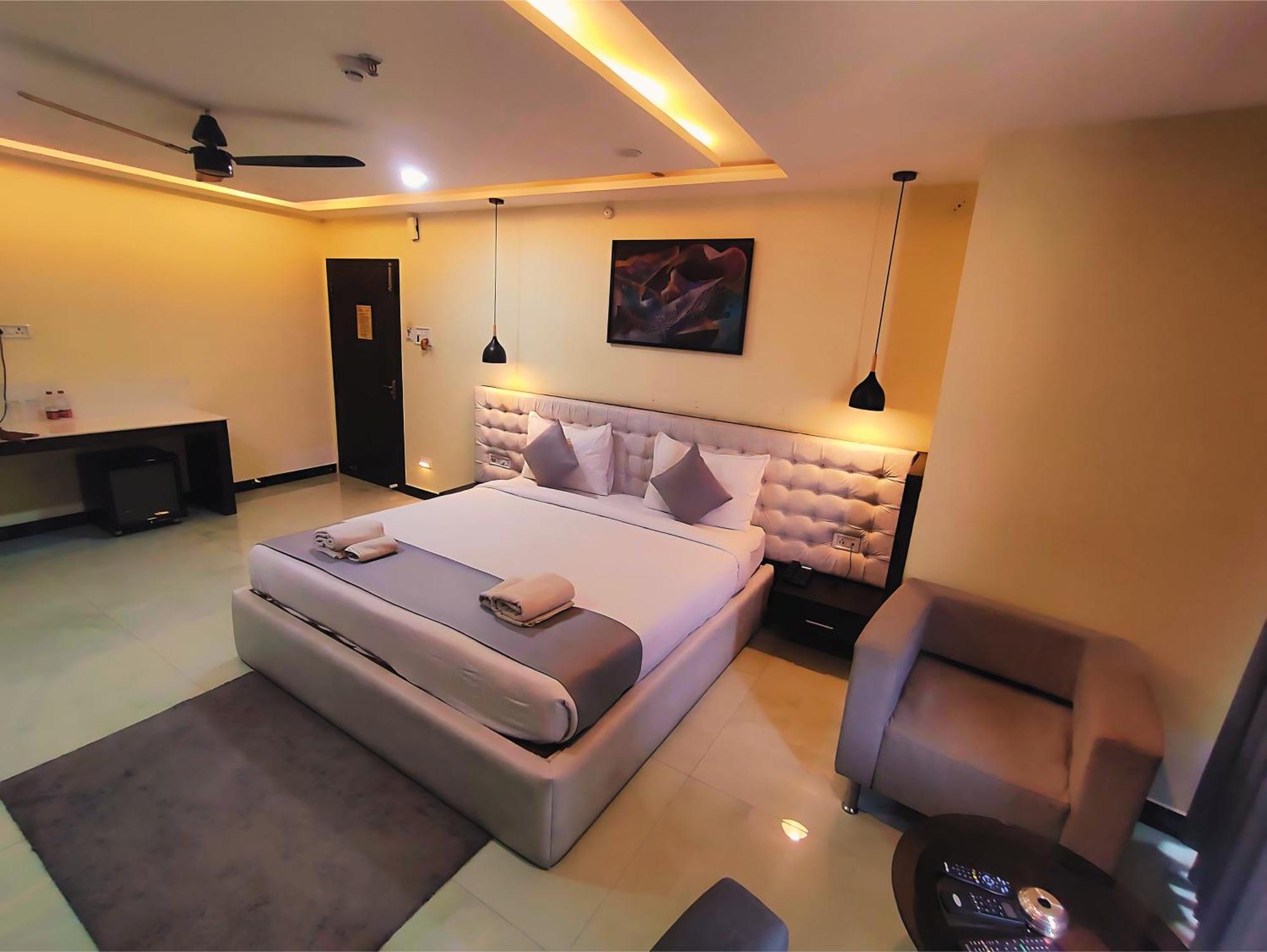 Hotel Papilio Māldah Zewnętrze zdjęcie