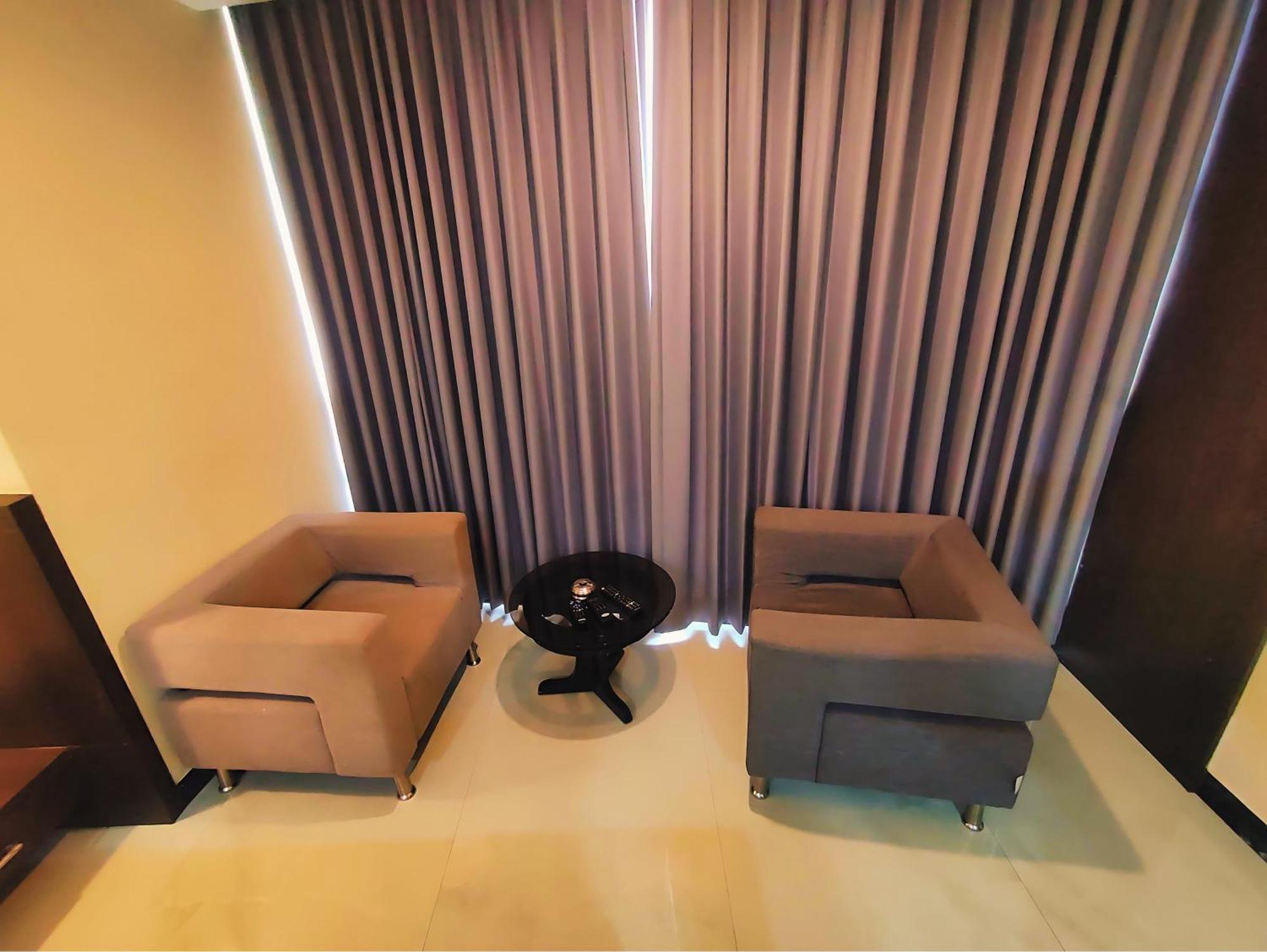 Hotel Papilio Māldah Zewnętrze zdjęcie