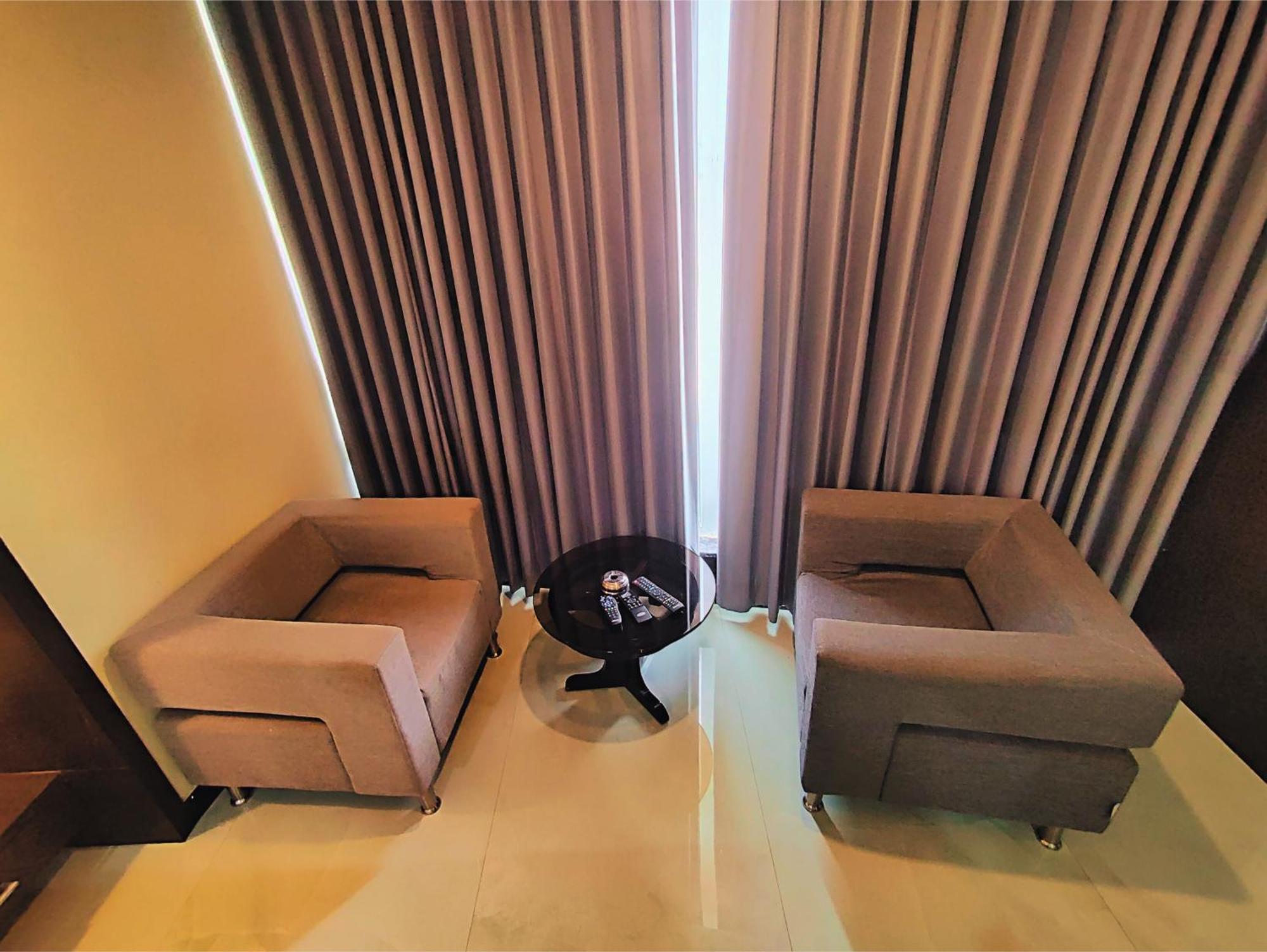 Hotel Papilio Māldah Zewnętrze zdjęcie
