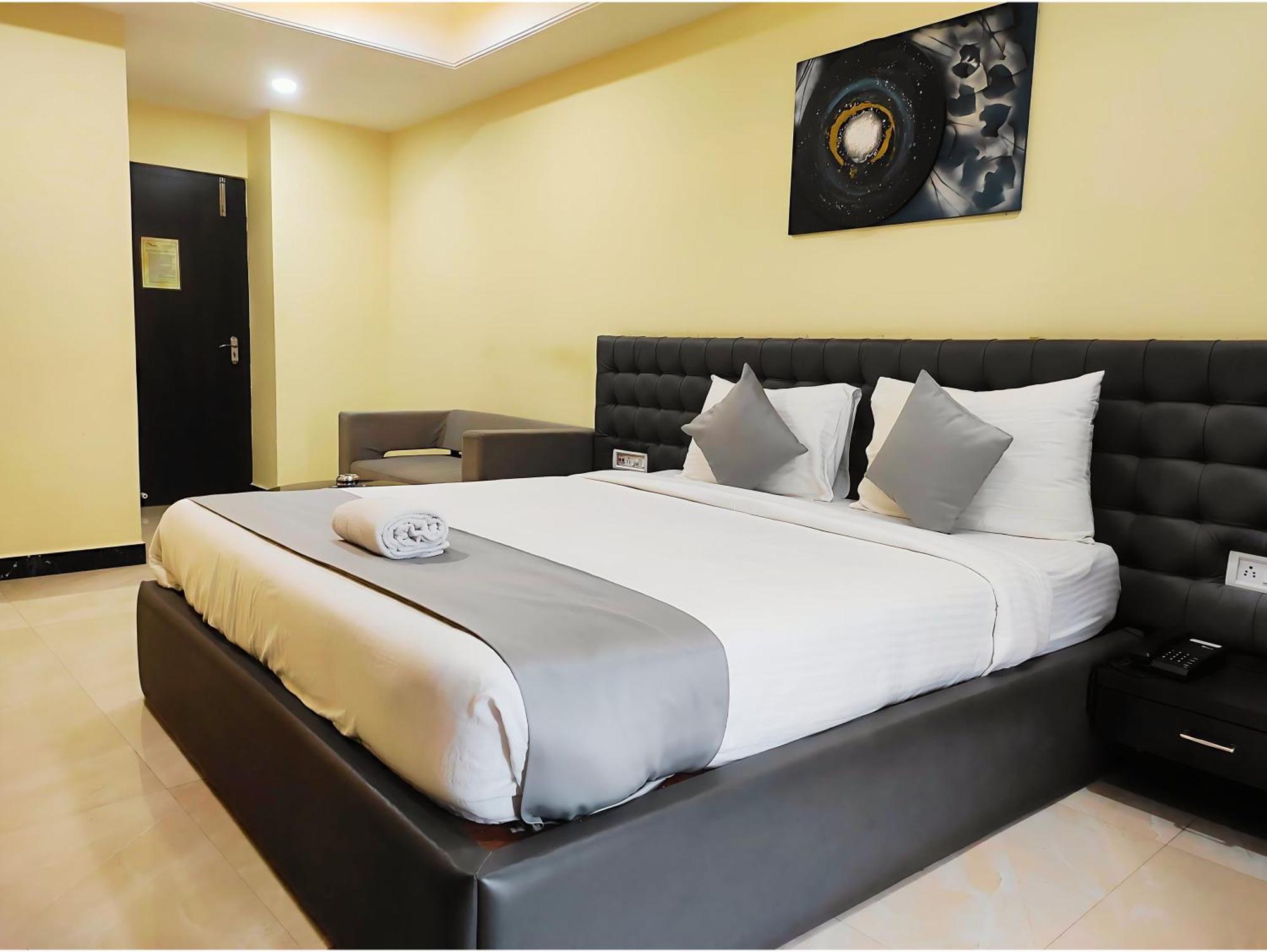 Hotel Papilio Māldah Zewnętrze zdjęcie